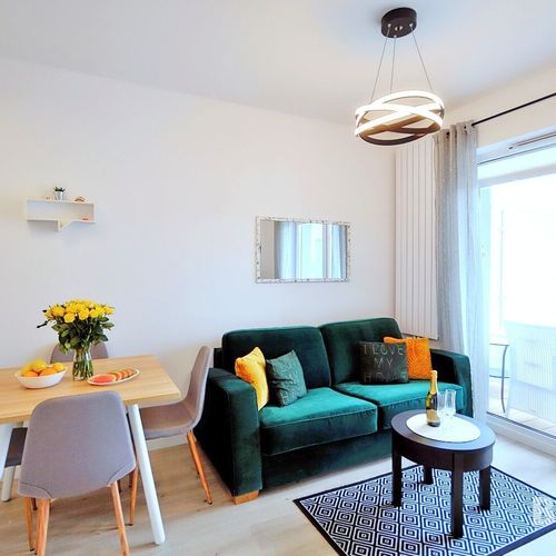Apartament 4-osobowy pokój od strony basenu z 2 pomieszczeniami sypialnianymi