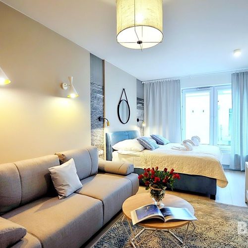Apartament 5-osobowy pokój od strony basenu z 2 pomieszczeniami sypialnianymi