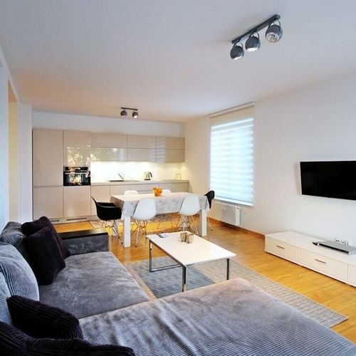 Apartament cu vedere spre curte cu 3 camere pentru 6 pers.
