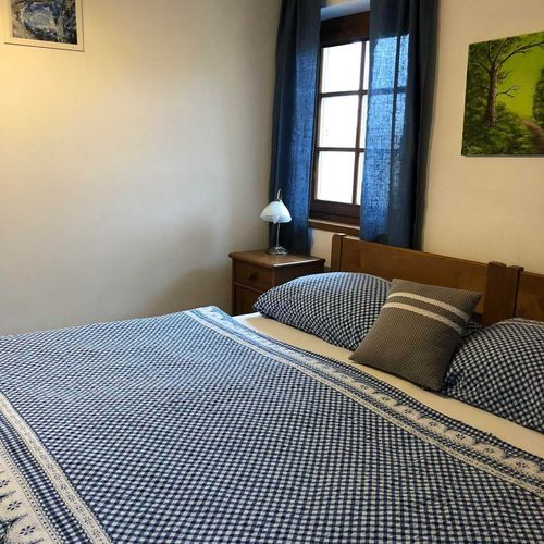 Apartament cu duș cu chicinetă proprie cu 2 camere pentru 5 pers.
