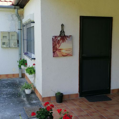 Apartman pro 6 os. se 3 ložnicemi s výhledem do zahrady celý Dům