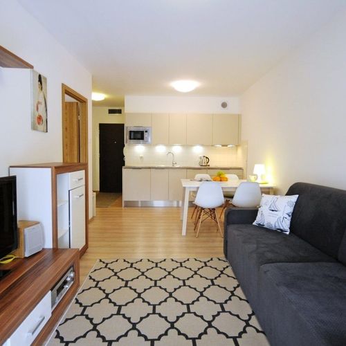 Apartament cu vedere spre grădină cu 2 camere pentru 4 pers.