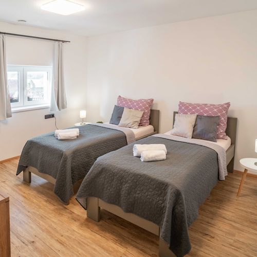Apartament family cu duș cu 3 camere pentru 6 pers.