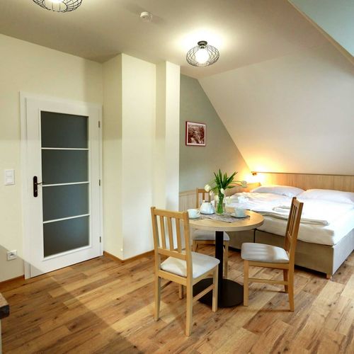 Apartman se sprchou s vlastní kuchyňkou pro 2 os. s 1 ložnicí