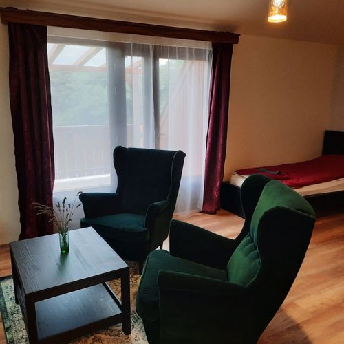 Pokój 4-osobowy na piętrze z widokiem na jezioro