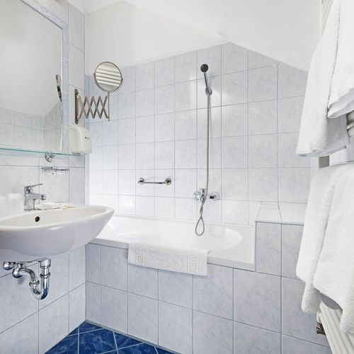 Apartament la etaj cu vedere spre grădină cu 2 camere pentru 4 pers.