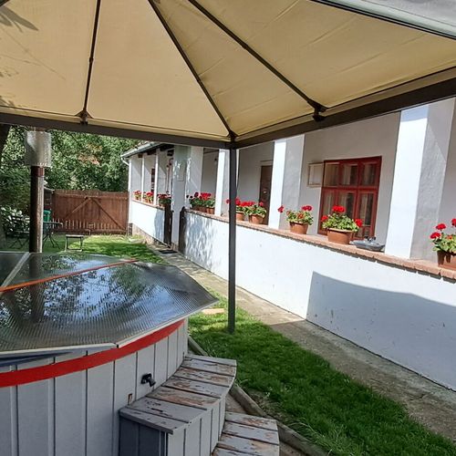 Gospodarstwo agroturystyczne 9-osobowy Romantyczny z dostępem do ogrodu