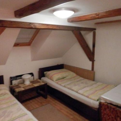 Apartman se sprchou s vlastní kuchyňkou pro 12 os. s 5 ložnicemi