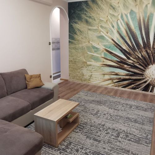 Apartament cu balcon cu aer condiționat pentru 6 pers. (se inchirieaza doar integral)