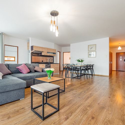 Apartament 8-osobowy z 4 pomieszczeniami sypialnianymi