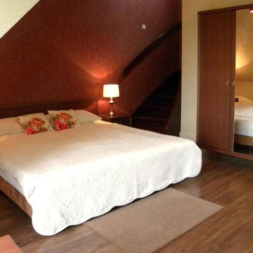 Apartament 4-osobowy Przyjazny podróżom rodzinnym z antresolą z 2 pomieszczeniami sypialnianymi
