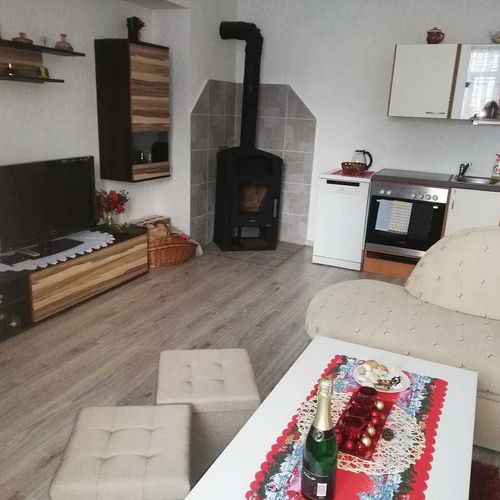 Apartman s terasou pro 4 os. se 2 ložnicemi s výhledem do zahrady
