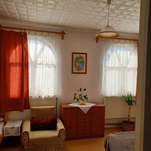 Rezydencja pokój 3-osobowy na parterze cały dom z 1 pomieszczeniem sypialnianym (możliwa dostawka)