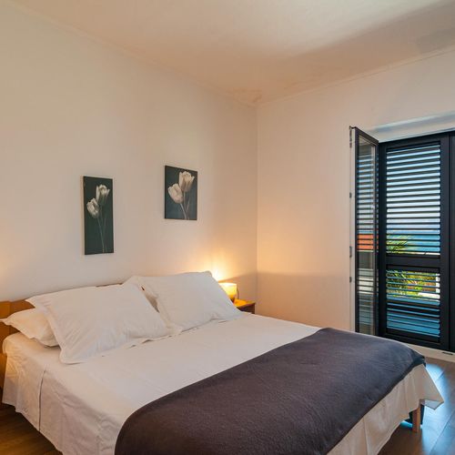 Apartament pentru 4 pers. (se inchirieaza doar integral)