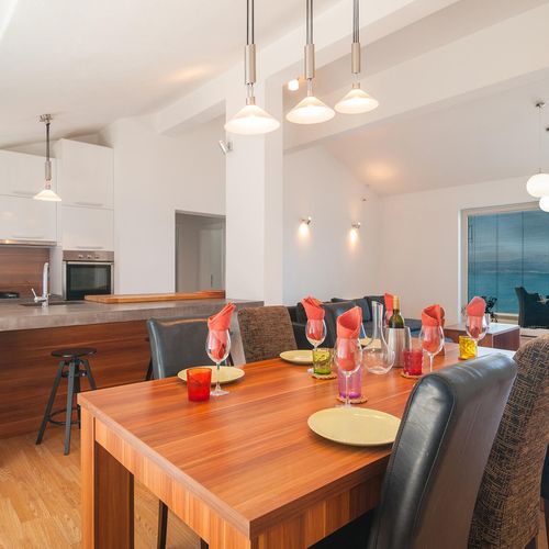 Apartament pentru 6 pers. (se inchirieaza doar integral)