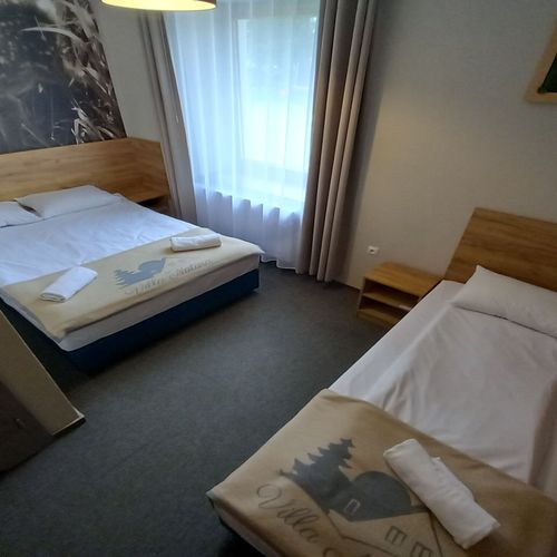 Pokój 3-osobowy na parterze z widokiem na ogród