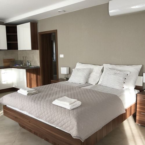 Apartament la etaj cu aer condiționat cu 2 camere pentru 6 pers.