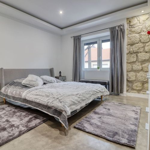 Apartament cu panoramă cu vedere spre oraș pentru 4 pers. (se inchirieaza doar integral)