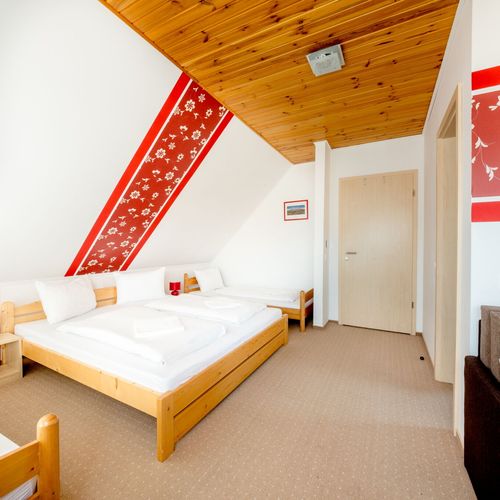 Apartament familial(ă) cu vedere spre grădină pentru 8 pers. (se inchirieaza doar integral)