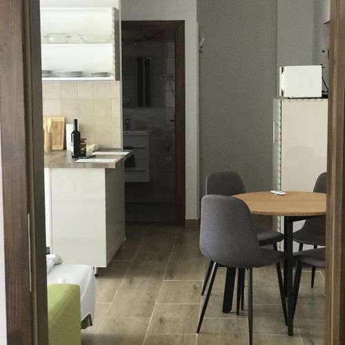 Apartament la etaj cu aer condiționat cu 2 camere pentru 4 pers.