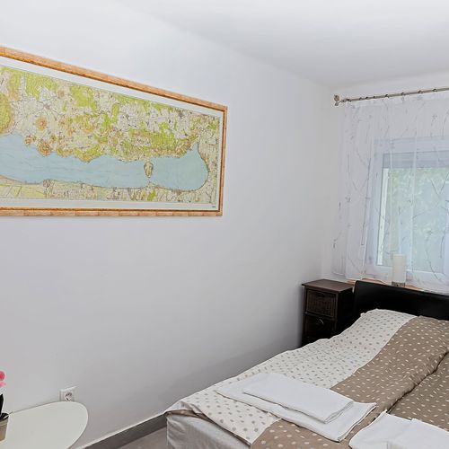 Apartman pro 4 os. se 2 ložnicemi s výhledem do dvora přízemní