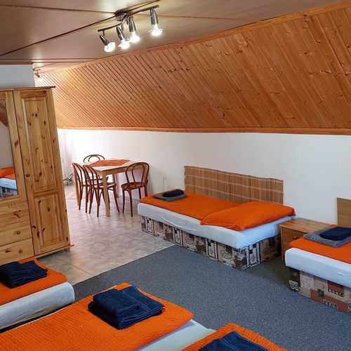 Apartman s balkónem s vlastní kuchyňkou pro 5 os. s 1 ložnicí