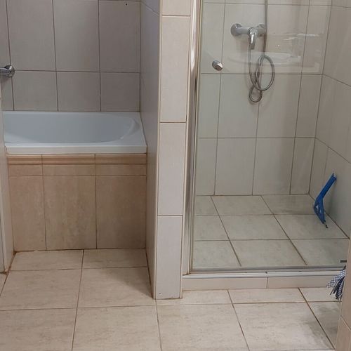 Apartament la parter cu terasă cu 3 camere pentru 8 pers. (se poate solicita pat suplimentar)