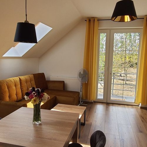 Apartament 4-osobowy na piętrze z widokiem na ogród