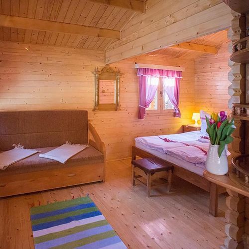 Bungalow cu terasă pentru 4 pers. (se inchirieaza doar integral)