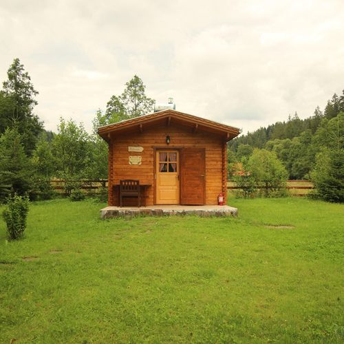 Bungalow pentru 4 pers. (se inchirieaza doar integral)