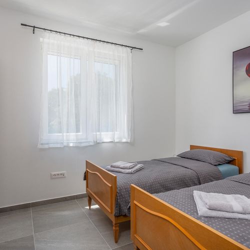 Apartament pentru 5 pers. (se inchirieaza doar integral)