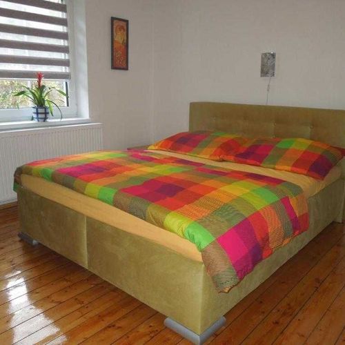 Apartman se sprchou s privátní koupelnou mimo apartmán pro 4 os. se 2 ložnicemi (s možností přistýlky)