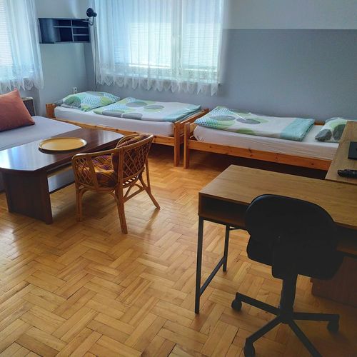 Apartament cu chicinetă comună pentru 3 pers.