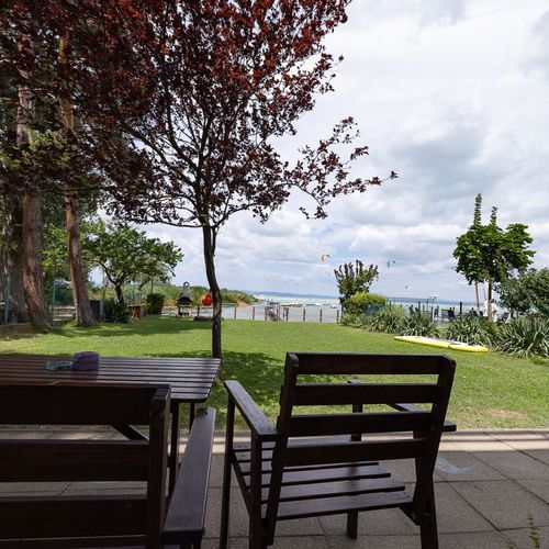 Apartament romantică cu vedere spre lac cu 1 camera pentru 2 pers.