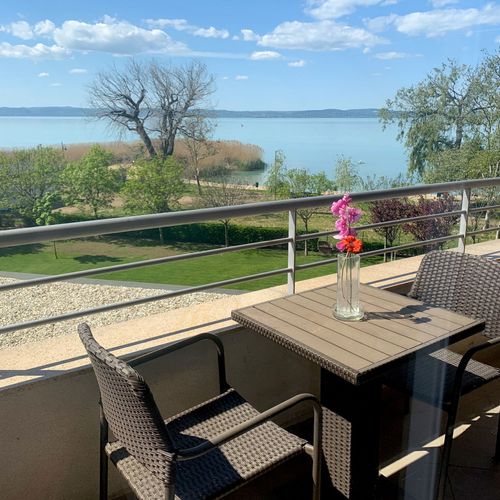 Apartament silver cu vedere spre lac cu 1 camera pentru 3 pers.