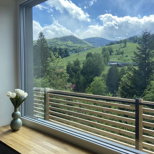 Apartman s terasou pro 4 os. s 1 ložnicí s výhledem na hory (s možností přistýlky)