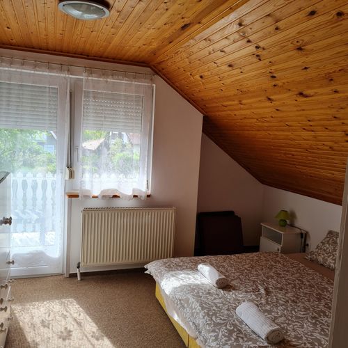 Apartament familial(ă) cu aer condiționat cu 4 camere pentru 8 pers. (se poate solicita pat suplimentar)