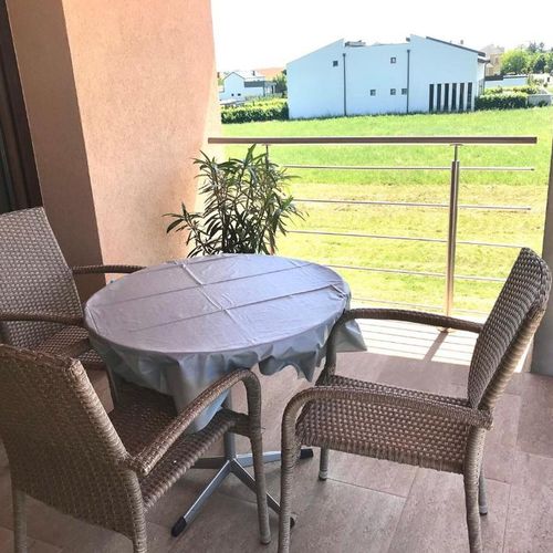 Apartament 4-osobowy Standard Plus z klimatyzacją z 2 pomieszczeniami sypialnianymi (możliwa dostawka)
