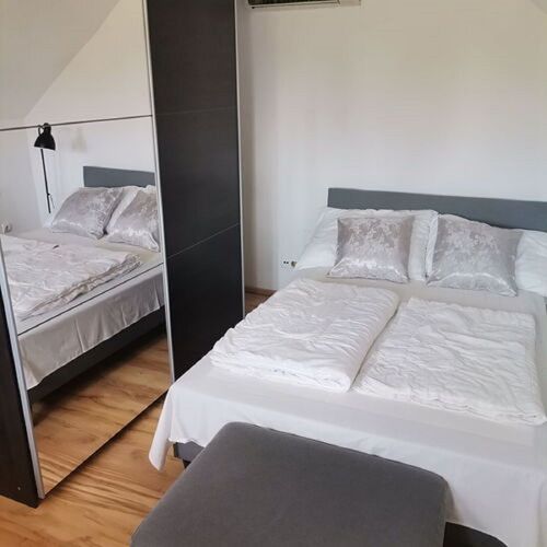 Apartman (jako celek) s klimatizací pro 6 os. na poschodí