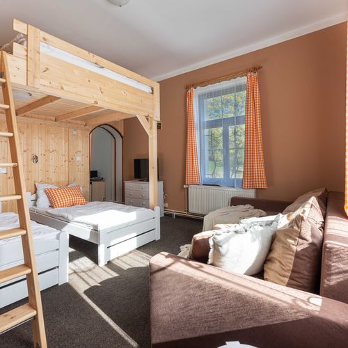 Apartament cu duș cu chicinetă proprie pentru 4 pers. (se poate solicita pat suplimentar)