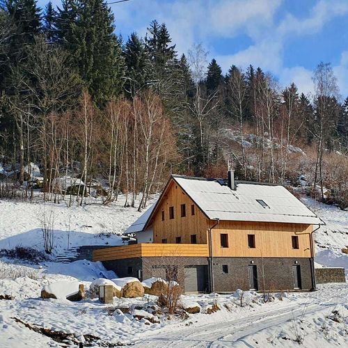 Chalupa (jako celek) se sprchou s privátní koupelnou mimo apartmán pro 15 os.