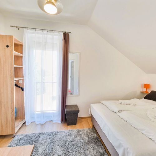 Apartament la etaj cu vedere spre grădină cu 1 camera pentru 2 pers.