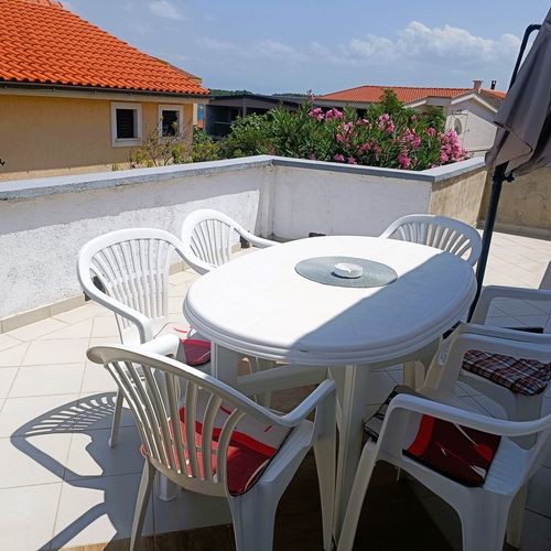 Apartament pentru 4 pers. (se inchirieaza doar integral)