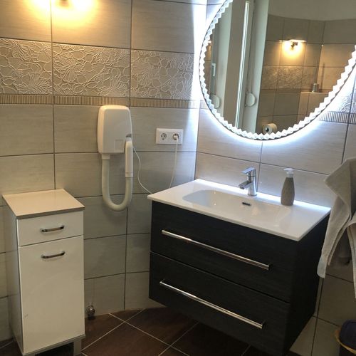 Apartament familial(ă) la parter cu 2 camere pentru 4 pers.