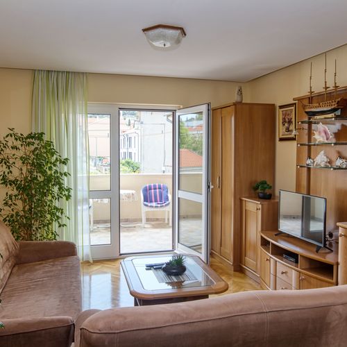 Apartament 8-osobowy z klimatyzacją z widokiem na morze z 3 pomieszczeniami sypialnianymi A-5088-e