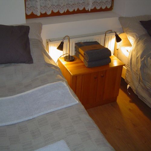 Apartament familial(ă) la parter pentru 4 pers. (se inchirieaza doar integral)