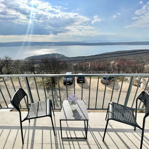 Apartament studio cu vedere spre mare cu 1 camera pentru 2 pers.