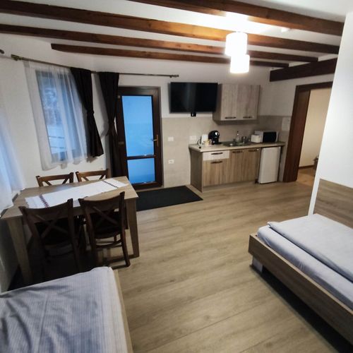 Apartament 4-osobowy na parterze Family z 2 pomieszczeniami sypialnianymi