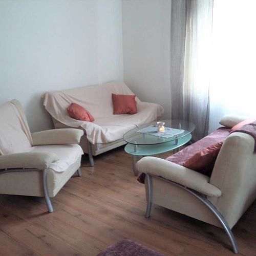 Apartament cu duș cu chicinetă proprie cu 1 camera pentru 4 pers.
