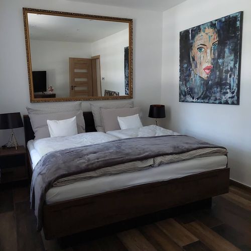 Apartament lux la parter cu 3 camere pentru 6 pers.